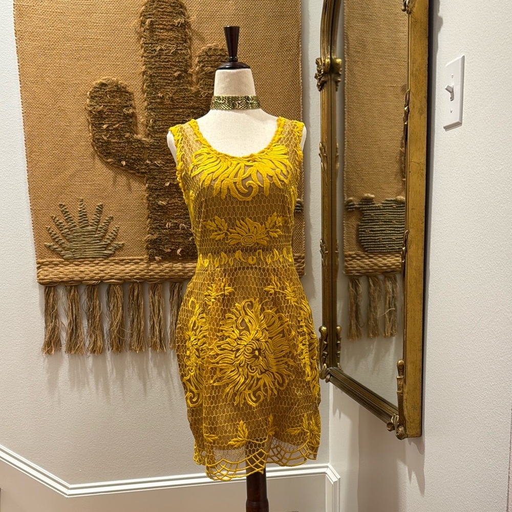 Yoana Baraschi Honeycomb Lace Dress — Size 0 | BNWT